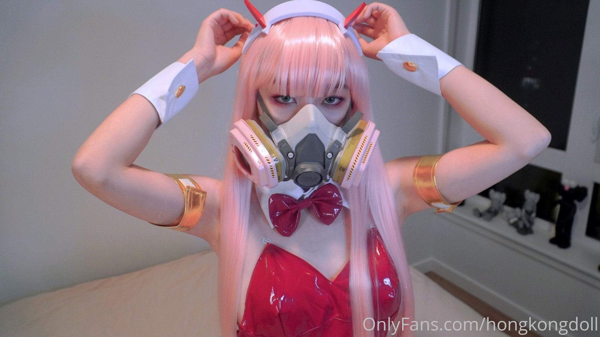 《HongKongDoll 身穿中国女仆装，被温柔地操弄》最新高清在线播放封面图